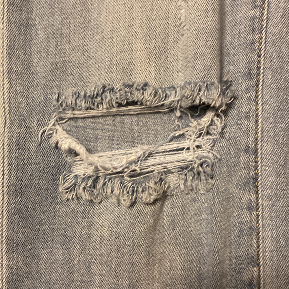 Universal Thread - Picture 4 of 6